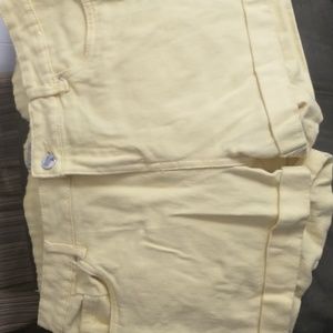 Denim Co women's yellow denim size 8 shorts